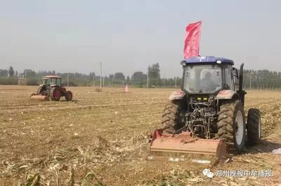 鮮紅的黨旗飄揚(yáng)在希望的田野上——記中牟縣狼城崗鎮(zhèn)東狼村脫貧攻堅(jiān)農(nóng)機(jī)服務(wù)隊(duì)及其他農(nóng)業(yè)機(jī)械